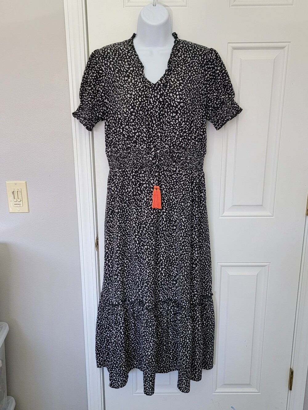 THML Black White Animal Print Midi Dress Smocked Waist V-Neck Puff Sleeve Small